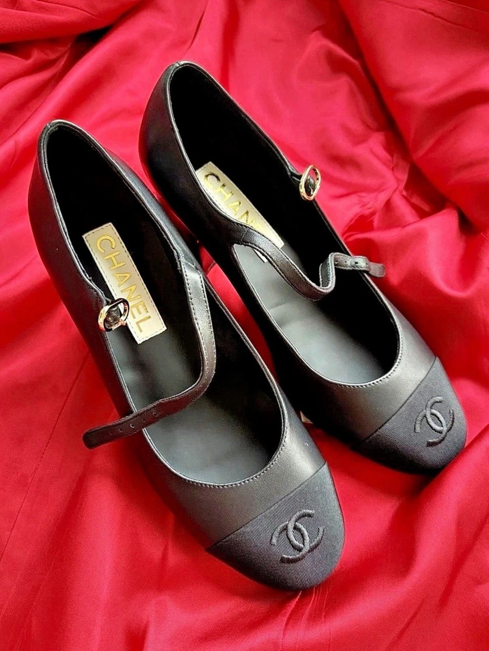 Chanel Mary Jane pumps Black EU 39